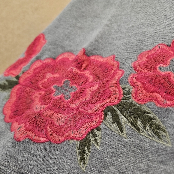 Victoria's Secret PINK Embroidered Flower Sleeve Pullover Sweatshirt Grey Medium - Picture 7 of 15